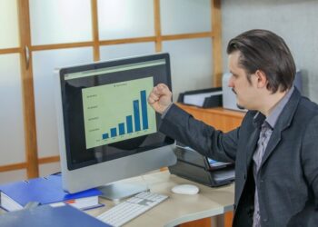 Benefits of Investing in Salesforce Certification Training