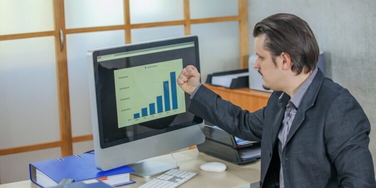 Benefits of Investing in Salesforce Certification Training