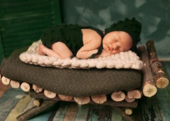 How to Take Your Own Newborn Photos